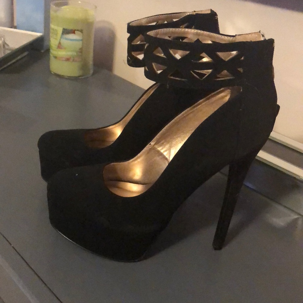 Sexy black heels with ankle straps - Picture 4 of 4